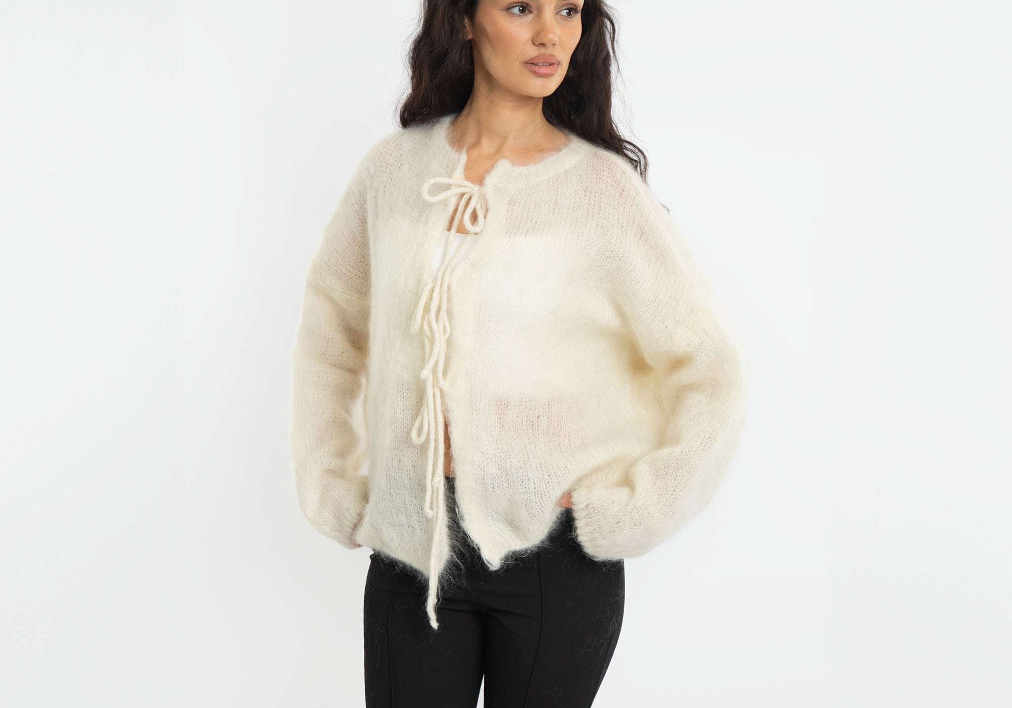 Oversize Mohair Cardigan mit Schleifen