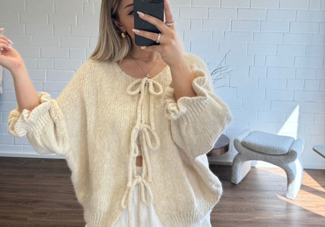 Oversized Tulip Cardigan mit Schleifen - JEWELINA